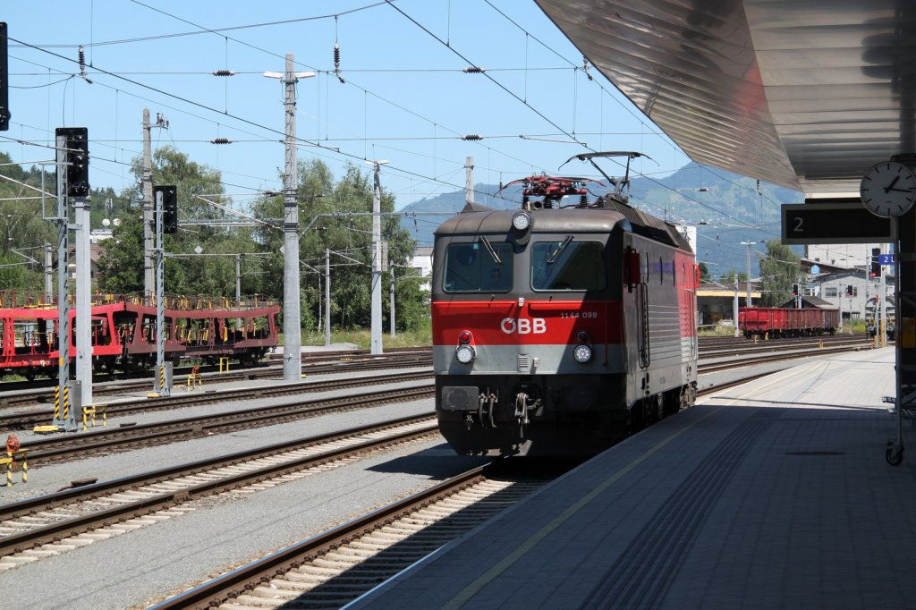 Durchfahrt von 1144 042-4 durch den Bahnhof Feldkirch.01.08.12