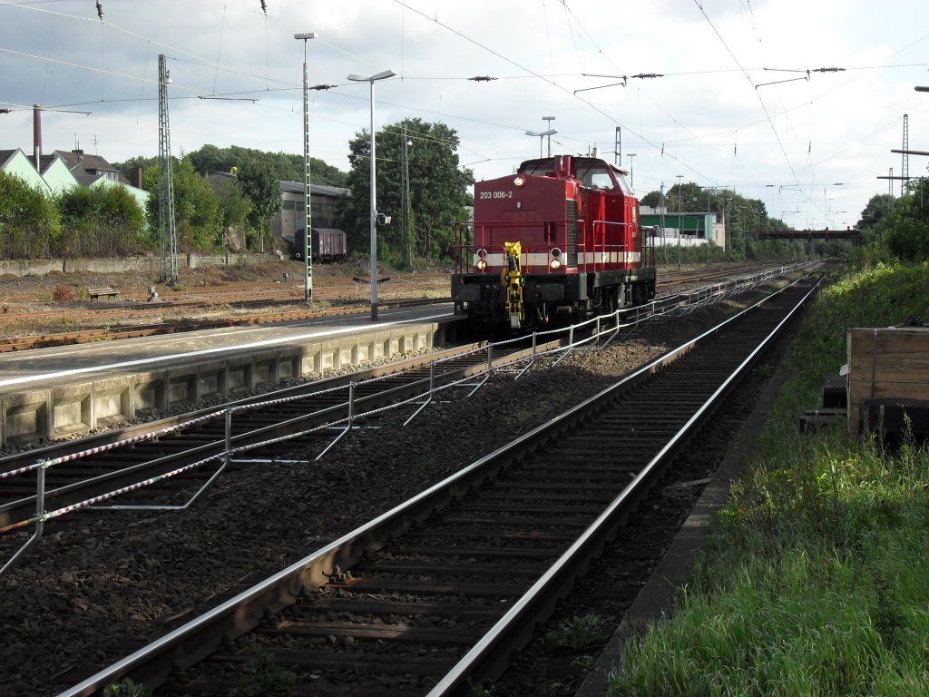 EFW 203 006-2 fhrt Solo durch den Beuler Bahnhof am 25.9.10