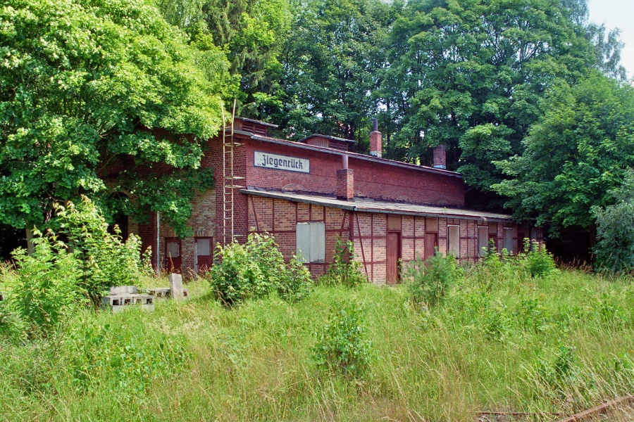 ehemaliger Lokschuppen in Ziegenr�ck  