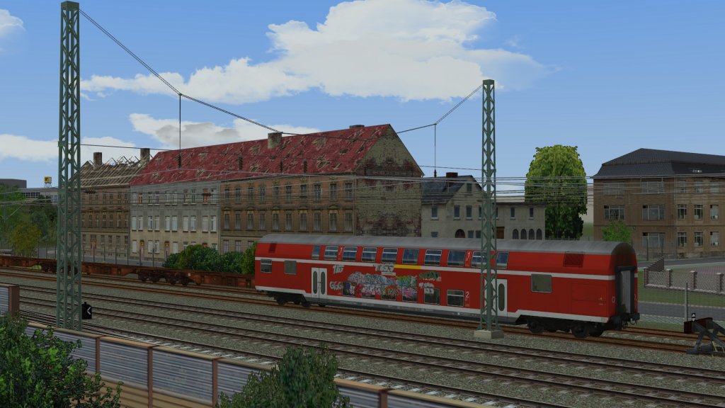 Ein abgestellter Schadwagen wurde im Gleisfeld des Bahnhofs Friedrichshhe zum Opfer von Sprayern.