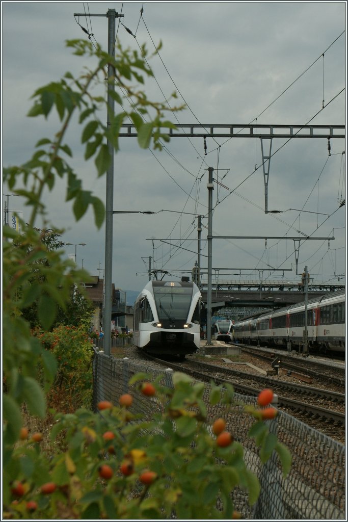 Ein GTW nach Schaffhausen verlsst Romanshorn.
30. August 2012