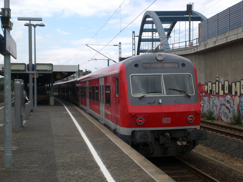 Ein S-Bahnsteuerwagen als S6 nach S-Bahnhof Kln-Nippes im S-Bahnhof Kln-Buchforst.(9.7.2012) 