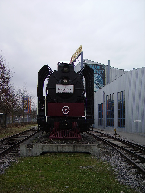 Eine alte Chinesiche Dampflok in Technik Museum Speyer am 19.02.11