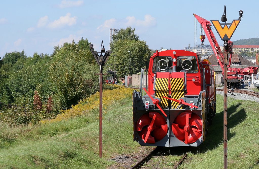 Eine neue Schneeschleuder (Typ 716) am 03.09.2011 auf dem Anschlugleis des Dampflokwerkes Meiningen.