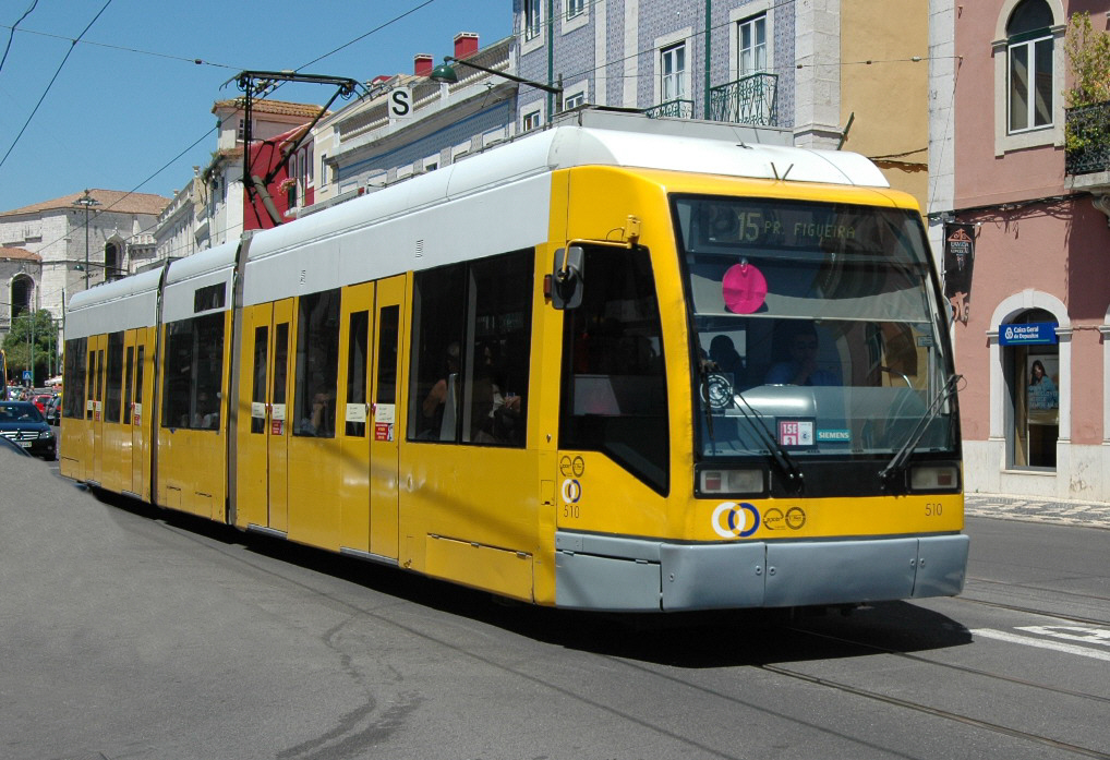 Eine Straenbahn in Lissabon-Belem/Portugal am 16.05.2010 gesehen.