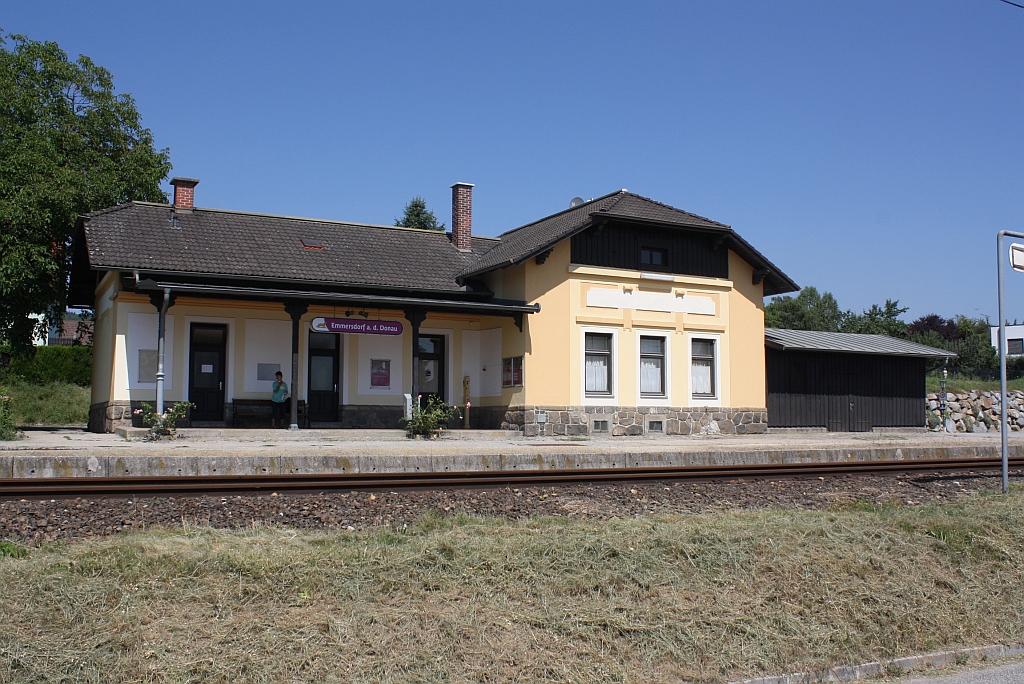 Einst BB-, nunmehr NVOG-Bahnhof Emmersdorf a.d. Donau am 27.Juli 2013.