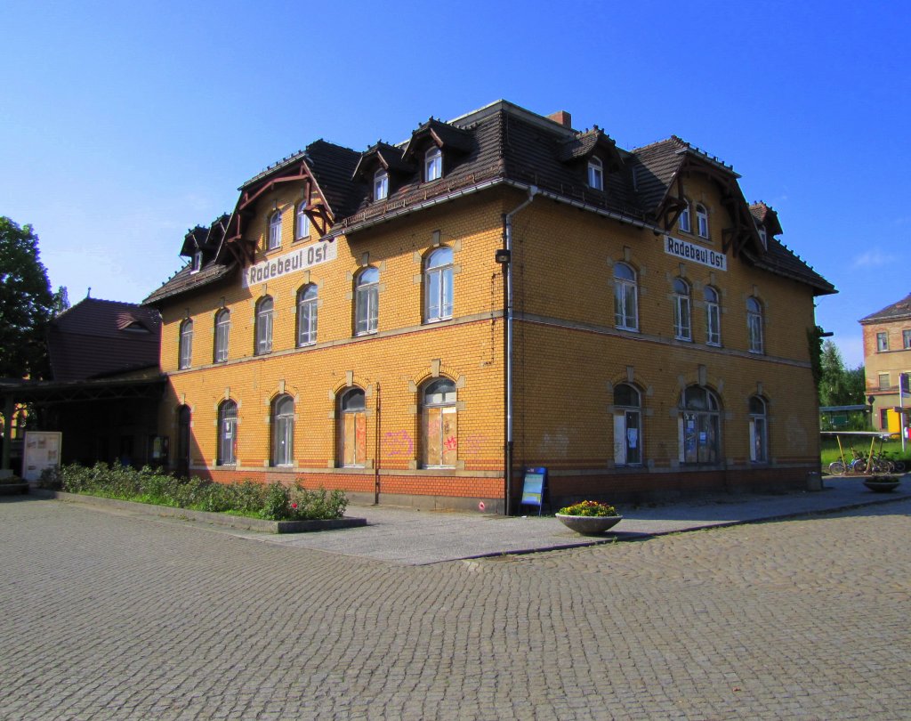 Empfangsgeb�ude in Radebeul Ost; 25.05.2010  