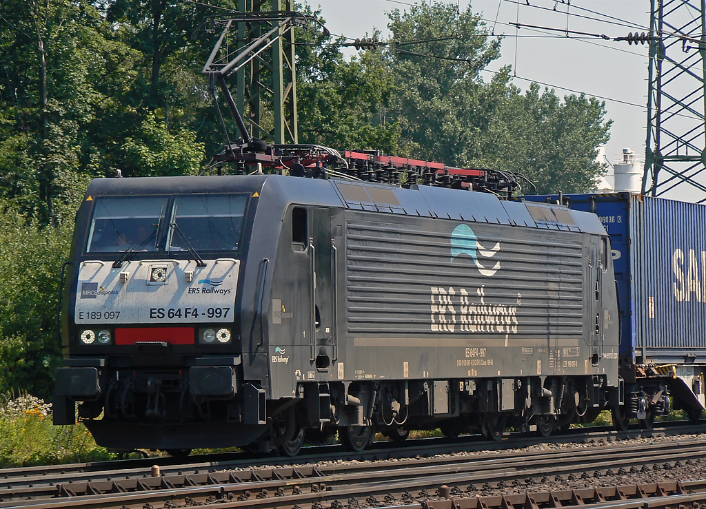 ES 64 F4 997 / E189 097 der ERS Railways in Gremberg am 08.07.2010 , danke frs winken ;-) ! 