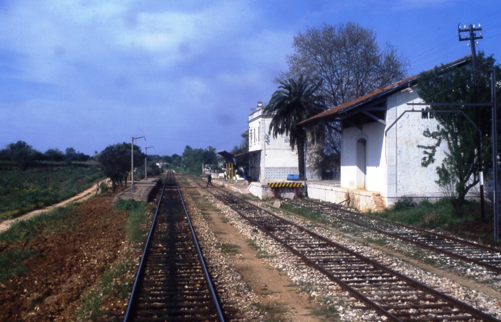 Estômbar / Algarve, March 1991, the station (scanned slide) (automatically