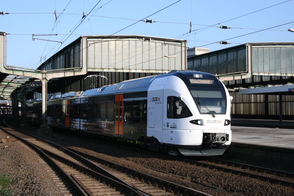 Eurobahn 428 628 (ET 6.04) mit RRX Werbung.
Aufgenommen mit dem RE 3 in Duisburg HBF am 13.12.2009.