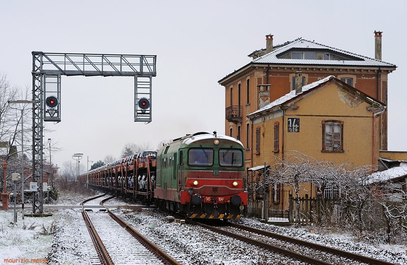 FS D345 1044 hauling a car transport train in Belgioioso on the 4th of January in 2010