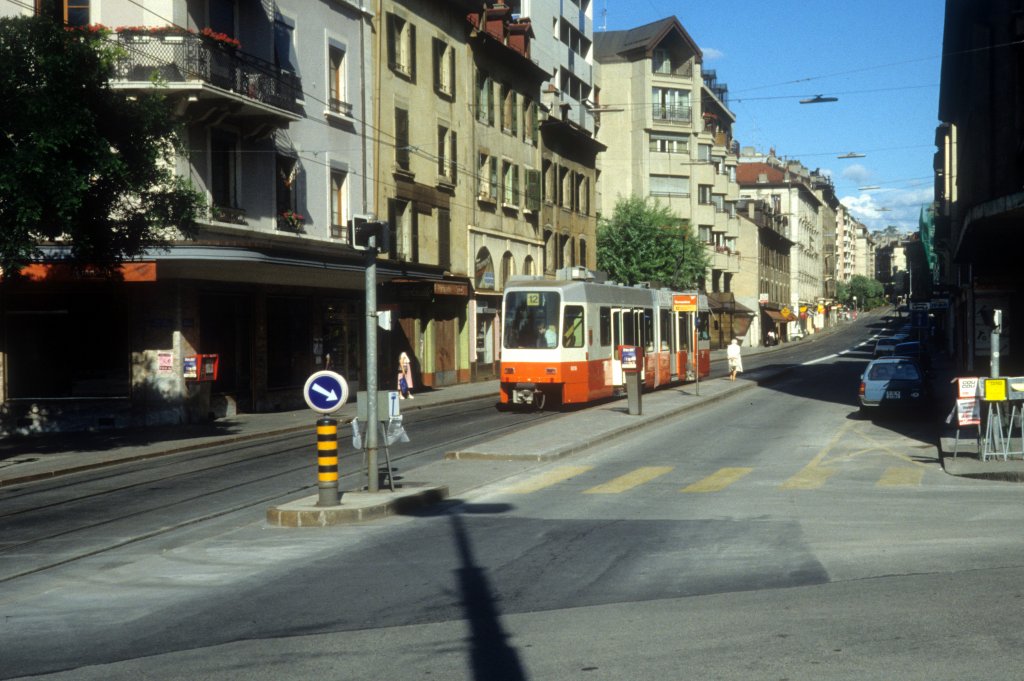 Genve / Genf TPG Tram 12 (ACMV/Dwag-Be 4/6 806) Rue de la Terrassire am 8. Juli 1990.