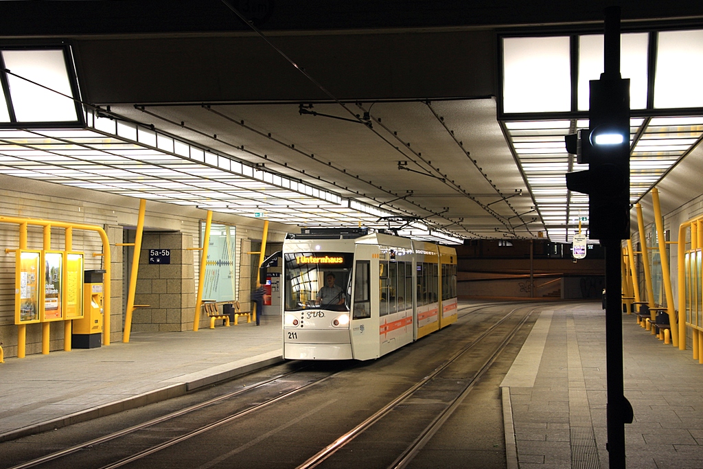 Gera GVB/Linie 1 211 in der Hst. Hauptbahnhof/Theater am 07.06.2008