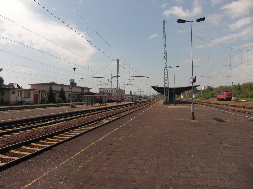 Gleis 1-6 im Mai 2010  