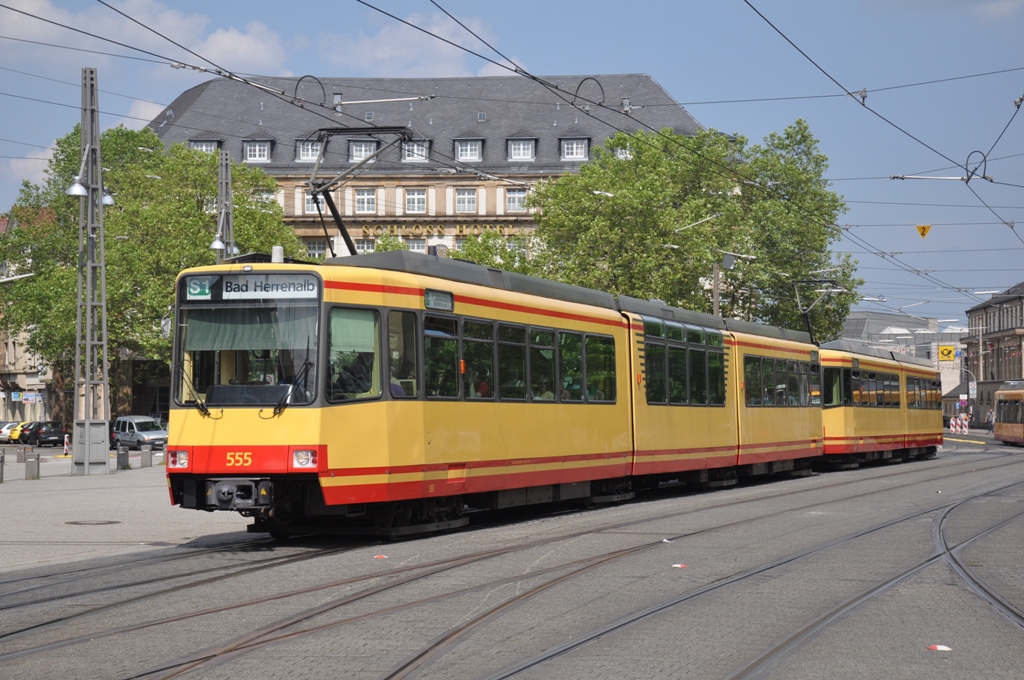 GT8-80C / DWAG 555 der AVG aufgenommen 11/06/2013 am Bahnhofsvorplatz