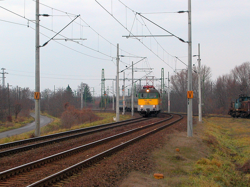 GYSEV V43 332 am 11.Dezember 2007 bei Celldmlk.