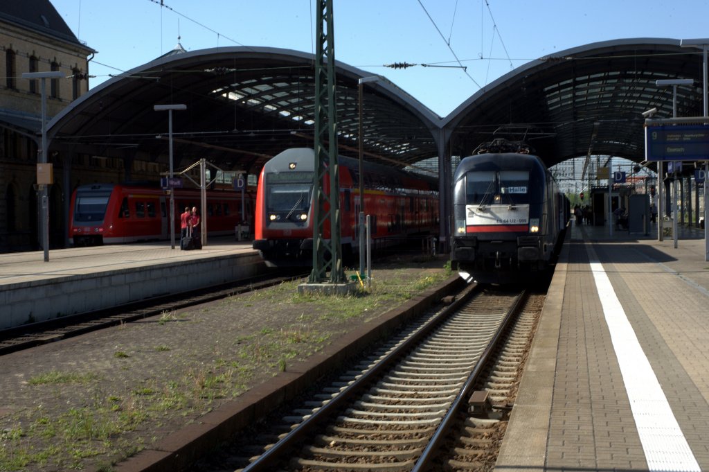 Halle Saale Hbf. Bahnsteig 7 ,8 und 9 sind am 28.04.2012 gegen 1621