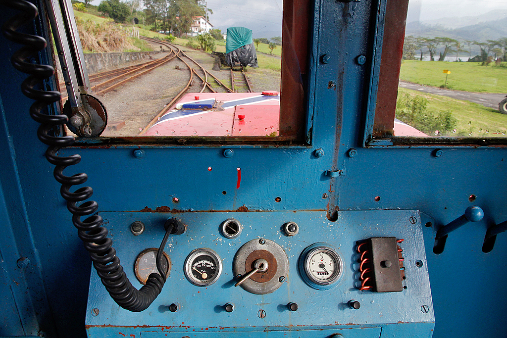 Im Fhrerstand der Raco-Lok, Nr. 1313 mit Baujahr 1938. Aufnahme im Bahnhof Pequea Helveca, 13. Mrz 2013, 15:41