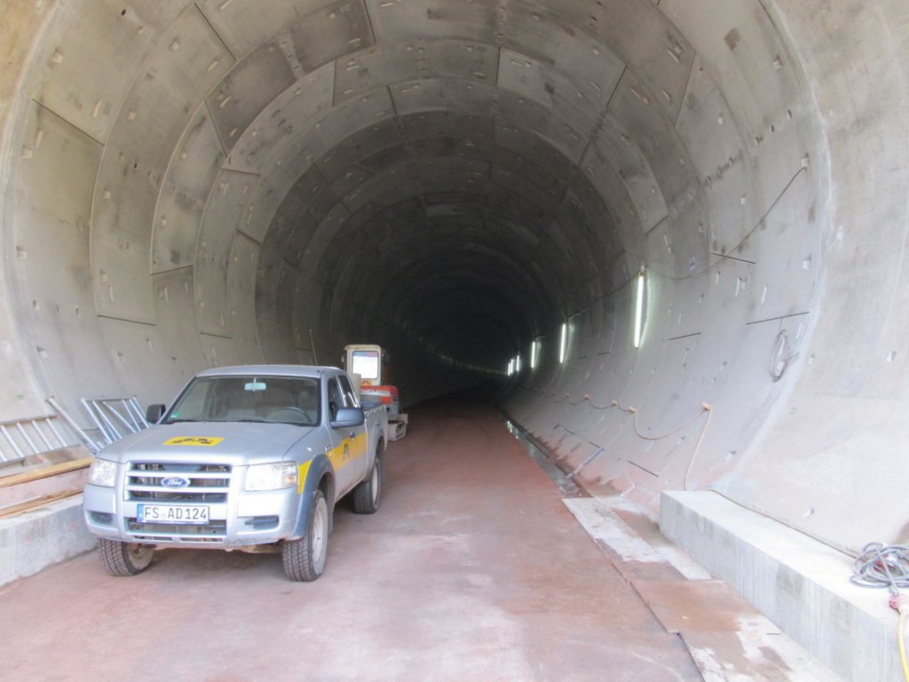 Im Inneren der neuen Tunnelrhre des Kaiser-Wilhelm-Tunnels am 23.06.2012 