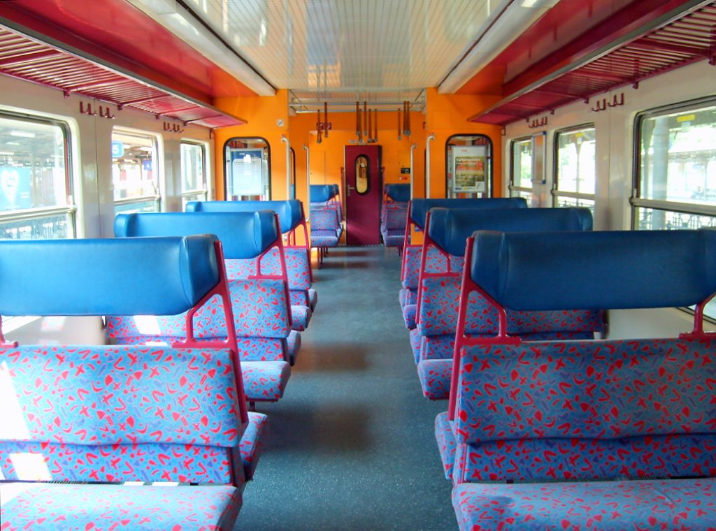Interior of a 4020 (automatically translated, Powered by Google) 