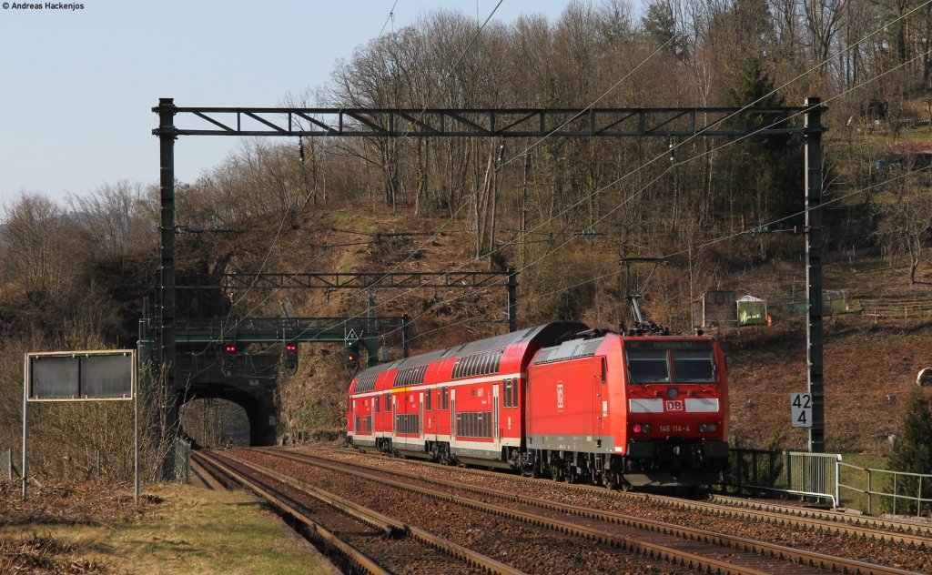 IRE 5316 (Kreuzlingen-Karlsruhe Hbf) mit Schublok 146 114-4 in Hornberg 22.3.12