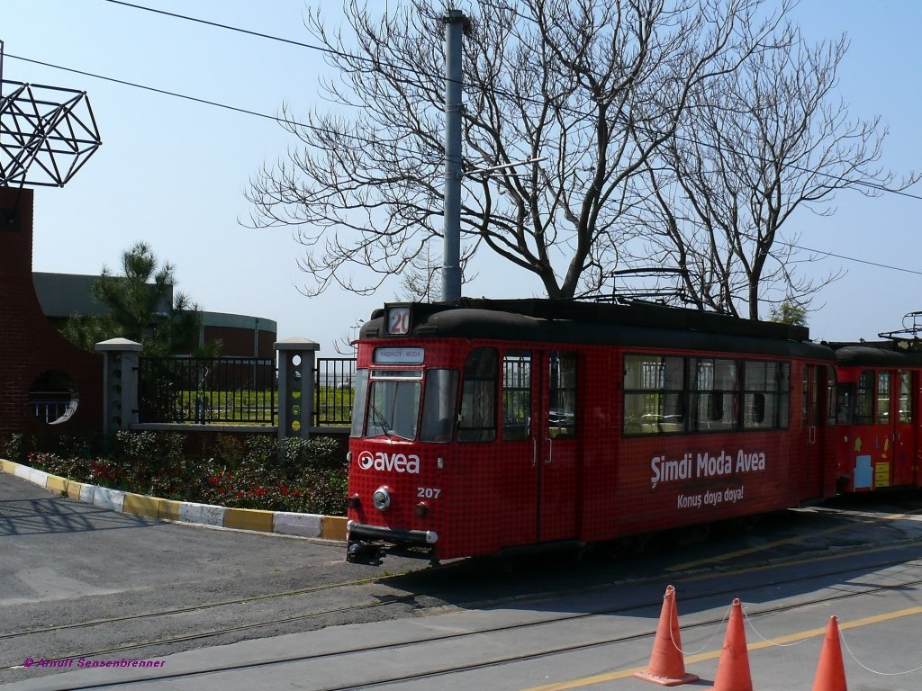 istanbul-tram-207-typ-gotha-376724.jpg
