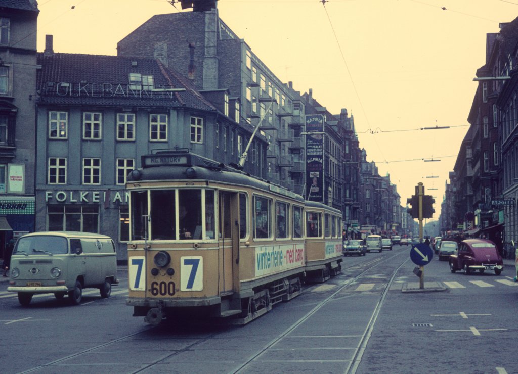 Kbenhavn / Kopenhagen KS SL 7 (Tw 600) Nrrebros Runddel (Nrrebrogade / Jagtvej) im Mrz 1970. - Der Zug fhrt in Richtung Kongens Nytorv in der Stadtmitte.