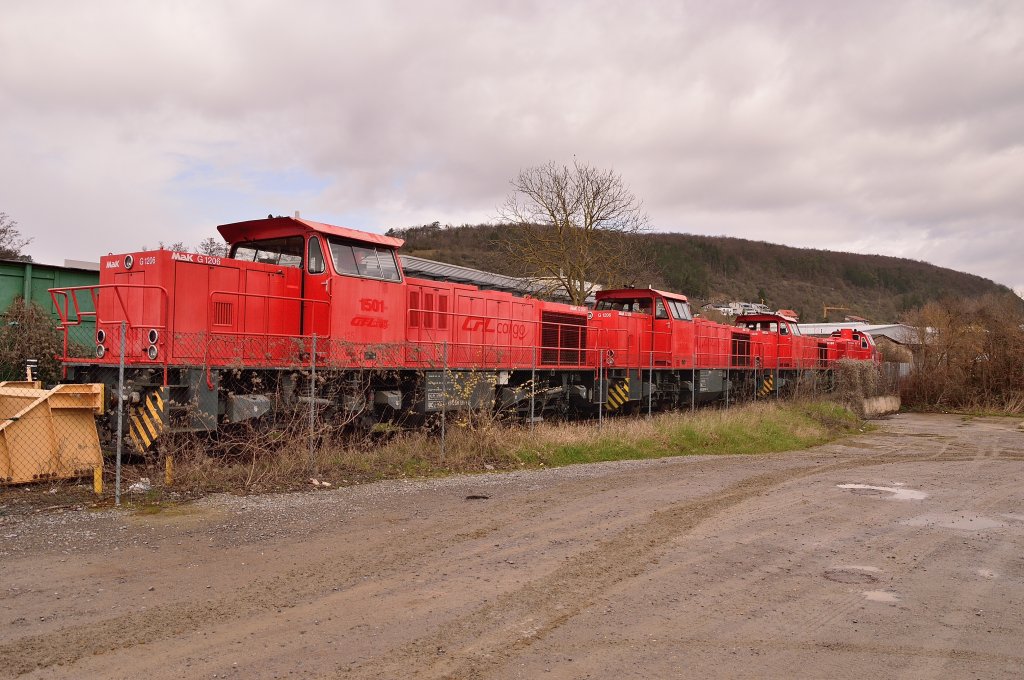 Komplett Ansicht! Auf dem Ausziehgleis der Mosbacher Lokomotivenmanufaktur Gmeinder stehe hintereinander weg drei ehemalige  CFL Cargo Loks, so wie die Werkseigene D180 von Gmeinder. Samstag 13.4.2013