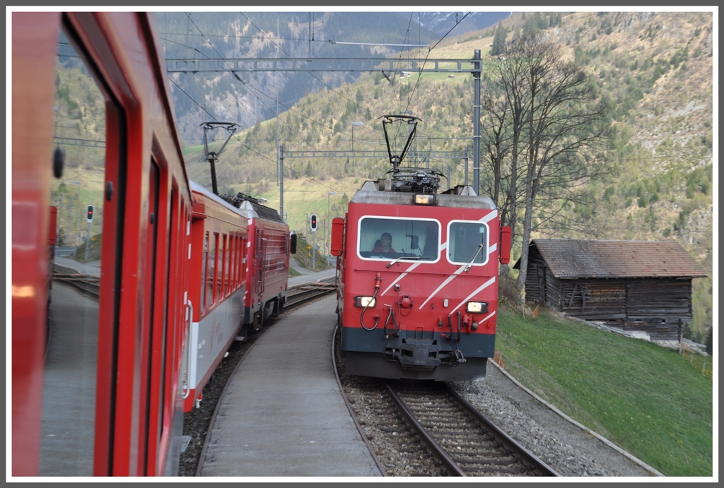 Kreuzung zwischen R852 und R855 in Momp-Tujetsch. (27.04.2011)