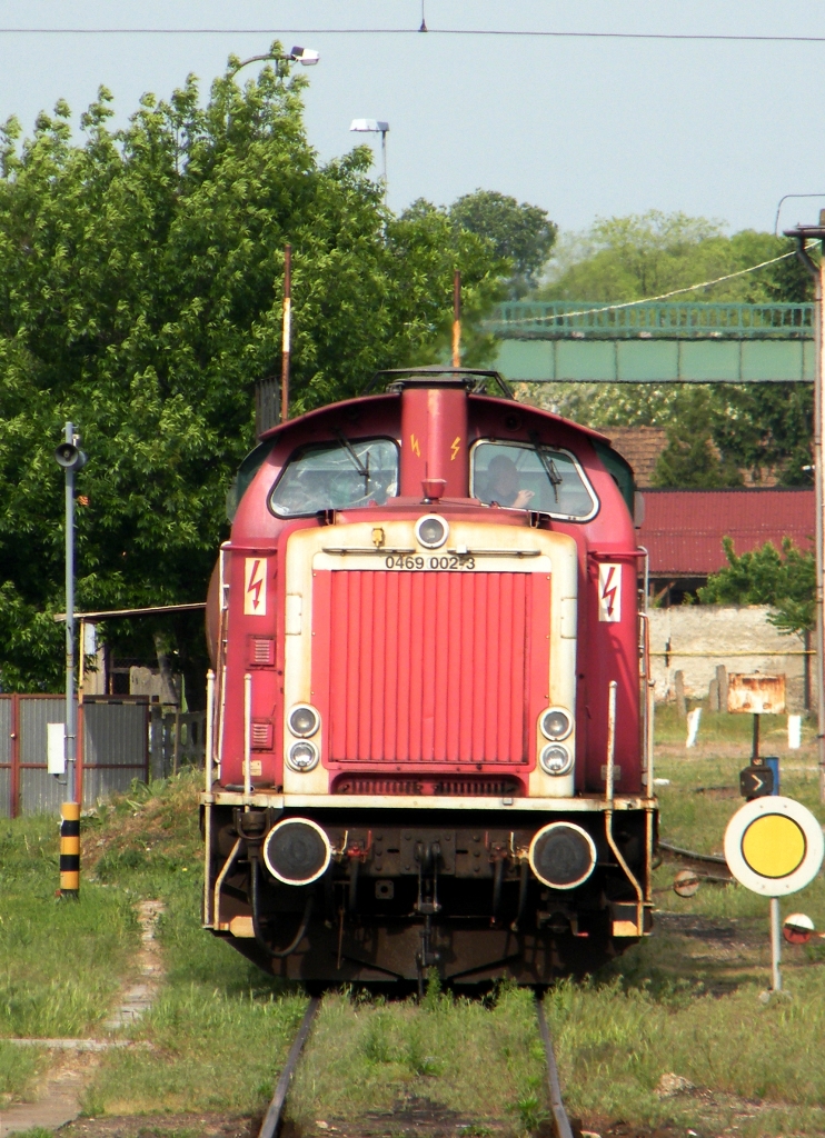 LCH 0469 002 (frher 212 060 und LCH 25) in Komrom, am 14. 05. 2011. 