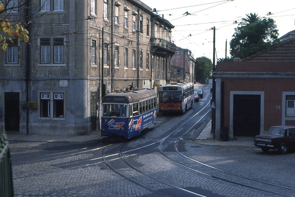 Lissabon Tw 497 in der Rua da Madre de Deus, 10.09.1990.
