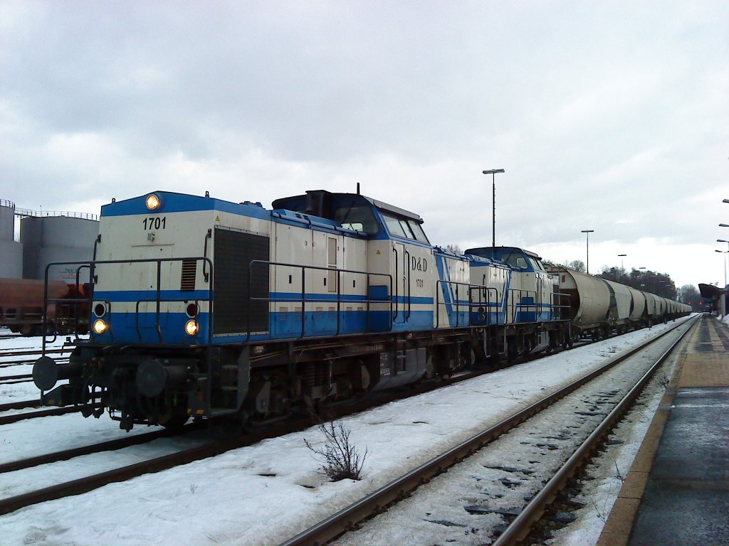 Lok 1701 (203 110-2) und Lok 1702 (203 130-0) standen am 26.02.10 in Marktredwitz und warteten auf ihre Ausfahrt.