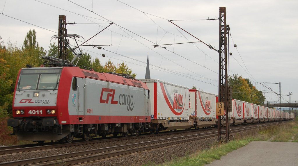 Lok 4011 der CFL zieht ihren  MARS-Logistics-Zug  in Thngersheim Richtung Gemnden. 01.10.2012