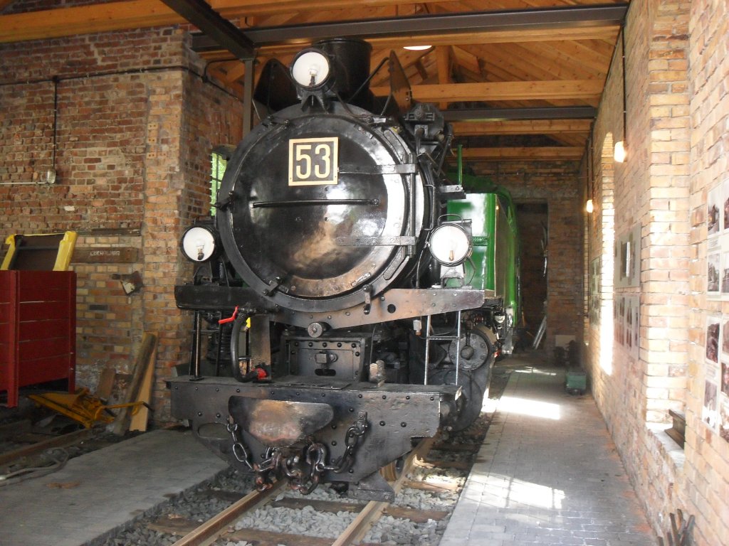 Lok 53 der ehemaligen Brltalbahn stand am 13.6.10 in ihrem alten Lokschuppen in Asbach im Westerwald.Der alte Lokschuppen dient nur noch als Museum und ist deswegen ffentlich zugnglich.
