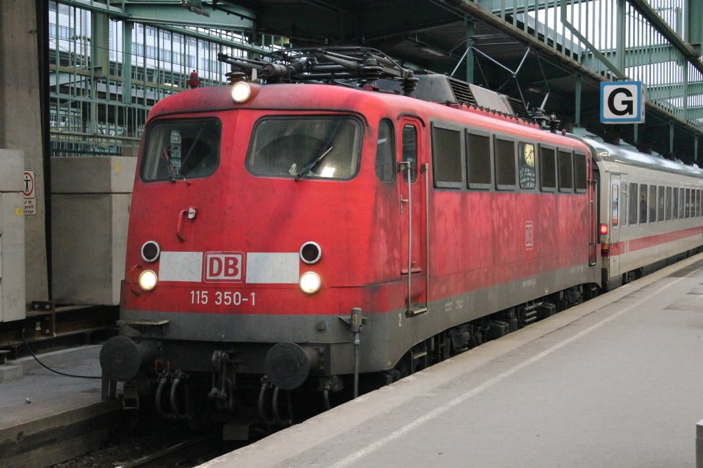 Lokportrait von 115 350-1, die kurz nach der Ankunft am 01.03.2013 mit dem Pbz 2460 (Mnchen Pasing - Stuttgart Hbf) im Endbahnhof stand.