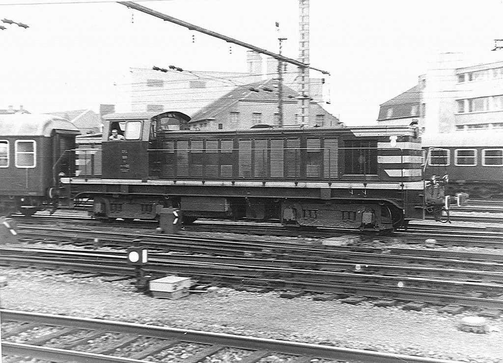 Luxemburg, Bahnhof, CFL Diesellok BB 906. Diese Serie von 13 in der Zwischenzeit ausgemusterten Loks wurde von Brisonneaux et Lotz in Nantes gebaut. Scan eines Scharz-Weiss-Fotos aus dem Jahr 1970.
