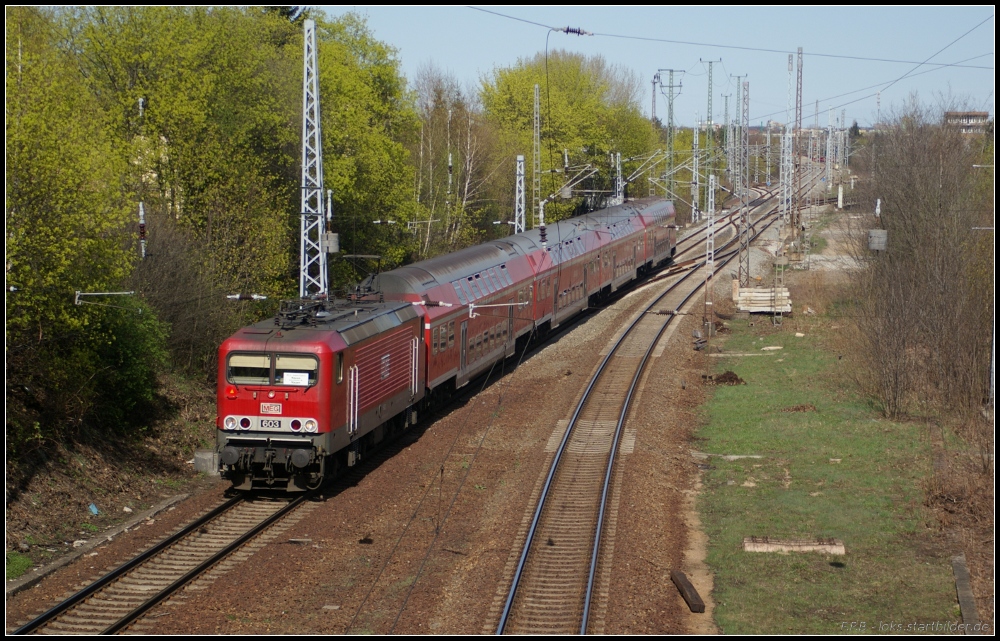 MEG 603 ist weiterhin im Regio-Verkehr fr die Deutsche Bahn im Einsatz. Hier auf Hhe des Kreuz Genshagener Heide mit der RB 14 nach Schnefeld Flughafen (gesehen Berlin Altglienike 10.04.2011)