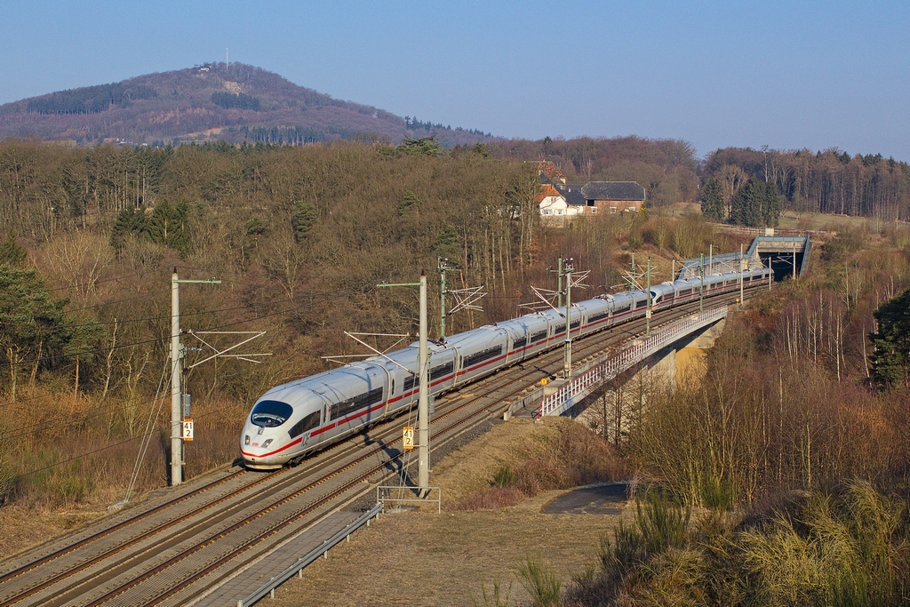 Meist verkehrt der ICE 529 in Doppeltraktion, so auch am 2.4.2013. Es