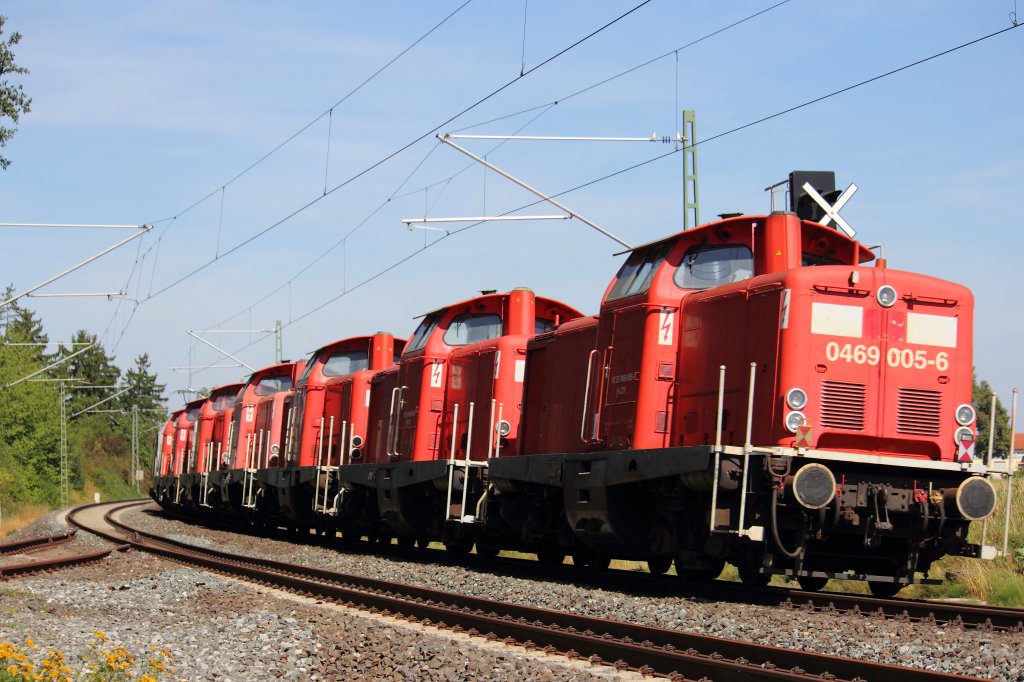 Nachschu 7x 0469 LCH (ex 212 DB) gezogen von 185 666-5 Lokomotion bei Redwitz am 18.08.2012.