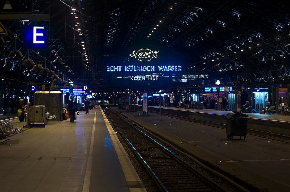 Nachtaufnahme-K�ln-HBF

NikonD200-50mm1,8   