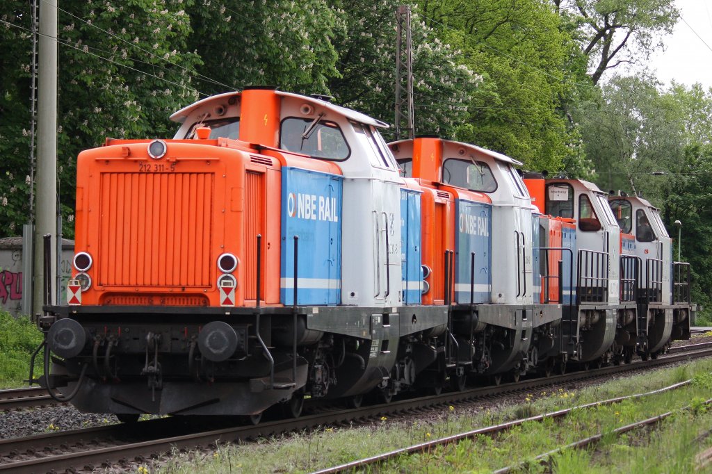 NbE 212 311 am Ende des Lokzuges,bestehend aus 214 002,214 001 und 212 058,welcher am 8.5.12 durch Ratingen-Lintorf fuhr.
