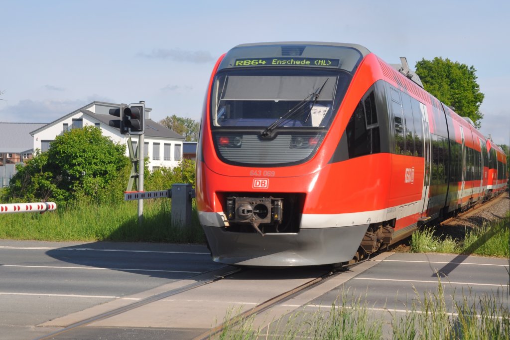 NORDWALDE (Kreis Steinfurt), 25.05.2013, RB 64 nach Münster/Westf. Hbf bei der Einfahrt