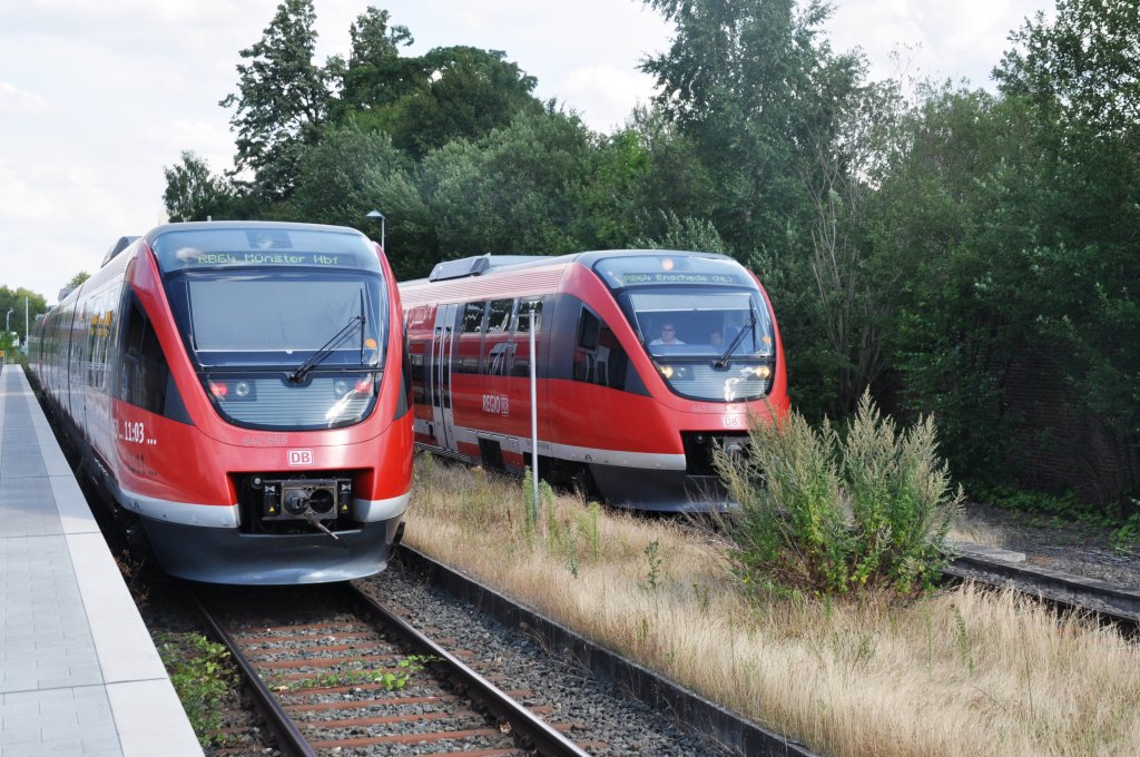 OCHTRUP (Kreis Steinfurt), 23.07.2010, 643 566 als RB64 nach Münster/Westf. Hbf und 643 059-9 als RB64 nach Enschede/NL