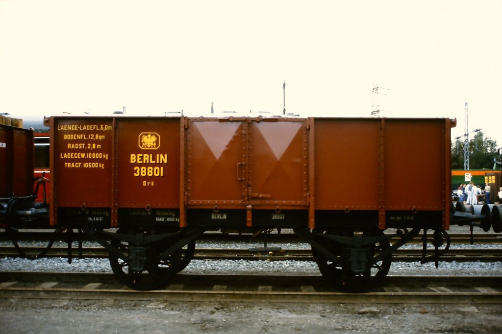 Offener Waggon aus der Lnderbahnzeit (KPEV) auf der Fahrzeugschau  150 Jahre deutsche Eisenbahn  vom 3. - 13. Oktober 1985 in Bochum-Dahlhausen.
