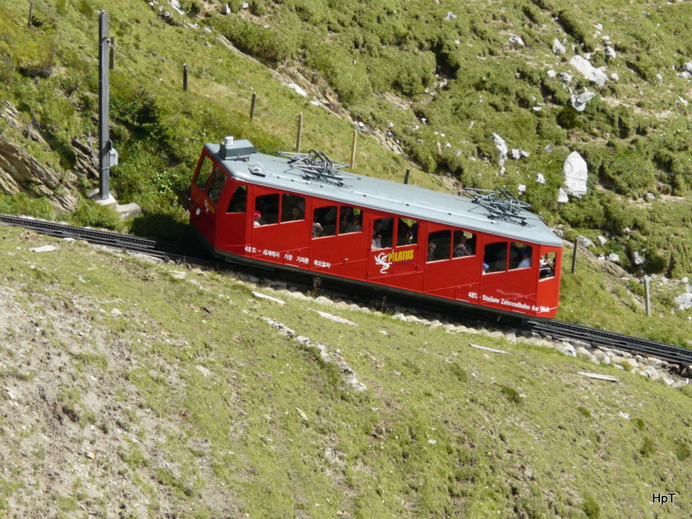 Pilatusbahn - Triebwagen Bhe 1/2 24 unterwegs auf Talfahrt am 10.09.2012