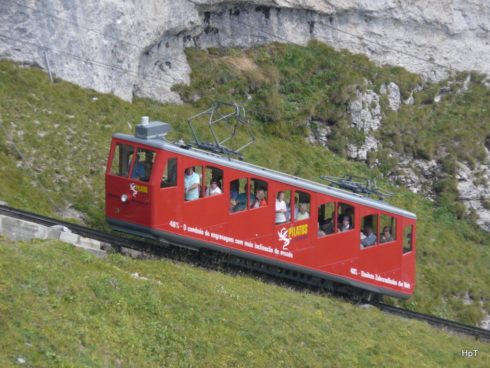 Pilatusbahn Triebwagen Bhe 1/2 28 unterwegs auf Bergfahrt am 10.09.