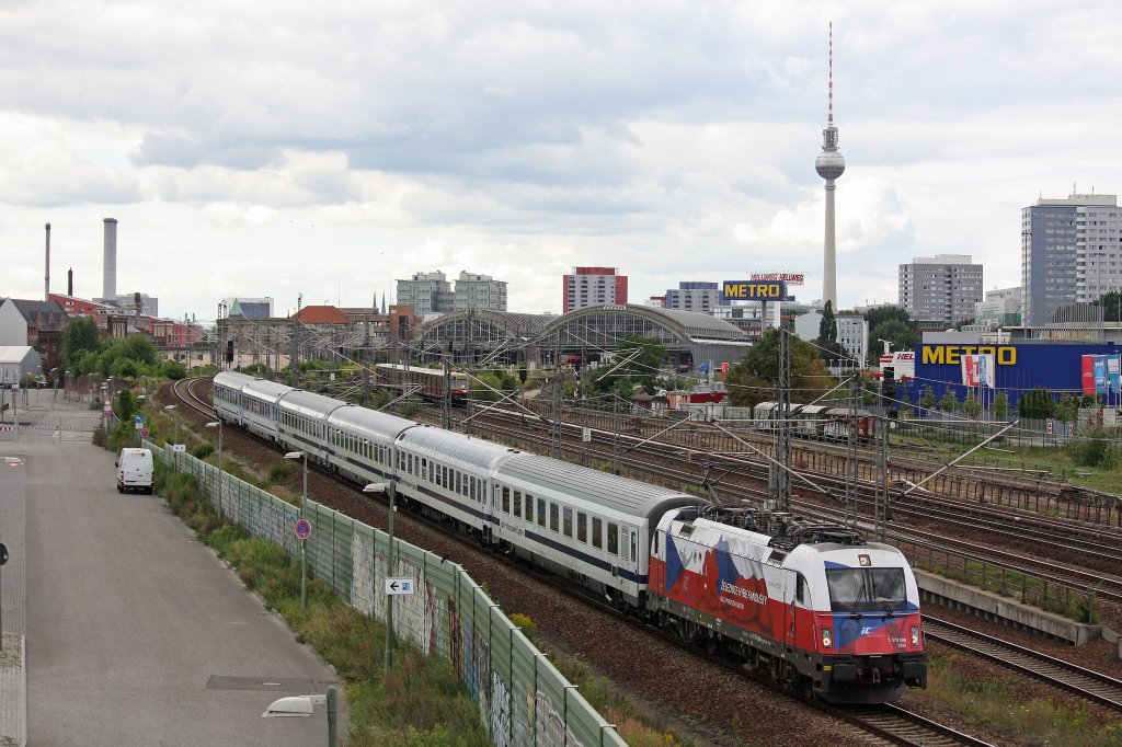 PKP 5 370 006  Tschecien  zog am 11.8.12 einen Berlin Warschau Express durch die Warschauer Strae in Berlin.