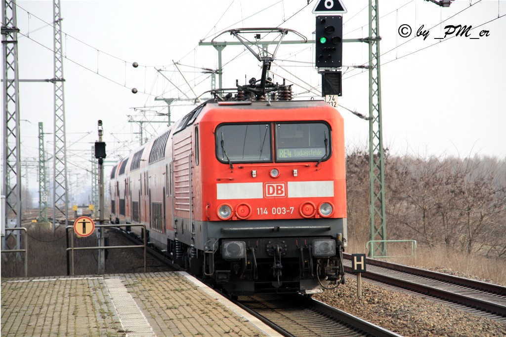 RE 4 nach Ludwigsfelde mit 114 003-7 bei der Ausfahrt Nauen 15.2.11