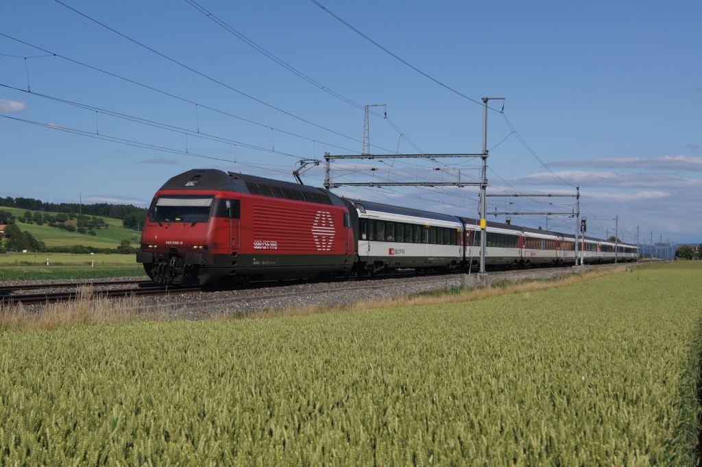 Re 460 092-0 fhrt am 22.6.12 von Mnchenbuchsee Richtung Schpfen.