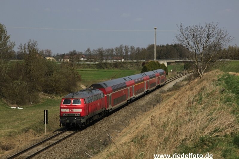 Regionalexpress bei Garching  